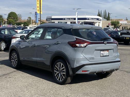 2024 Nissan Kicks SV