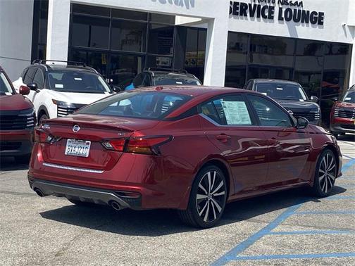 2020 Nissan Altima SR FWD