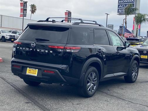 2025 Nissan Pathfinder SV FWD