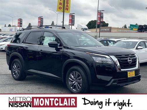 2025 Nissan Pathfinder SV FWD