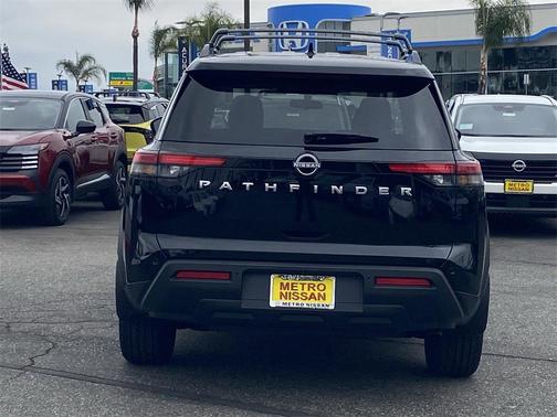 2025 Nissan Pathfinder SV FWD