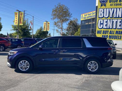 2024 Kia Carnival LX