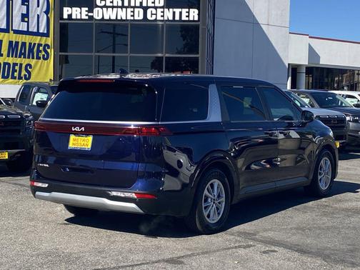 2024 Kia Carnival LX