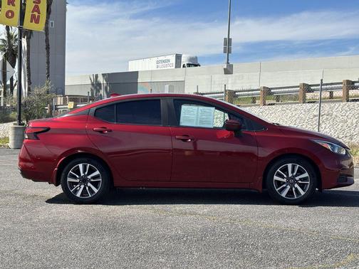 2020 Nissan Versa 1.6 SV