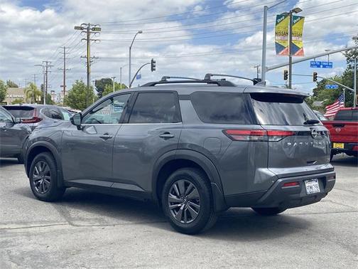 2023 Nissan Pathfinder SV FWD