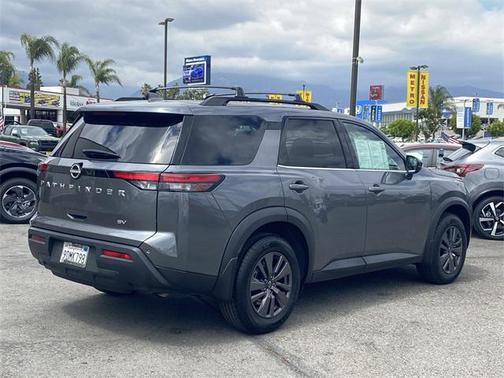 2023 Nissan Pathfinder SV FWD