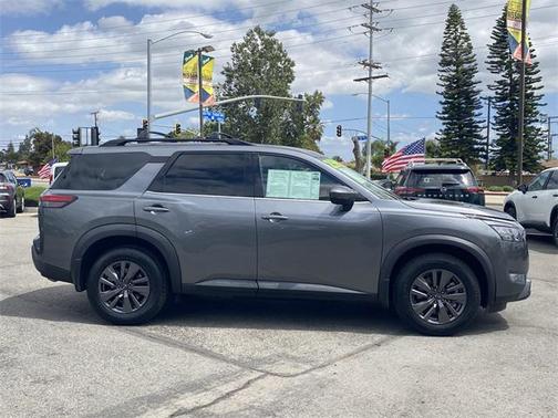 2023 Nissan Pathfinder SV FWD