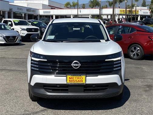 2025 Nissan Kicks S