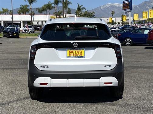 2025 Nissan Kicks S