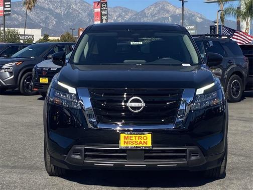 2025 Nissan Pathfinder S 4WD