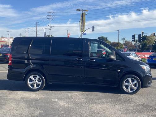 2018 Mercedes-Benz Metris Base