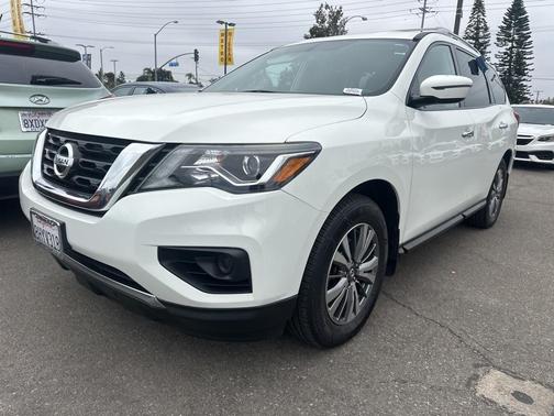 2019 Nissan Pathfinder S