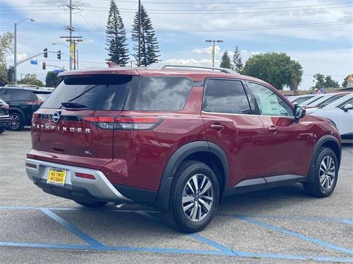 2025 Nissan Pathfinder SL FWD