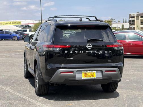 Super Black 2026 Nissan Pathfinder SL