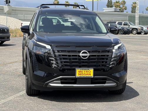 Super Black 2026 Nissan Pathfinder SL