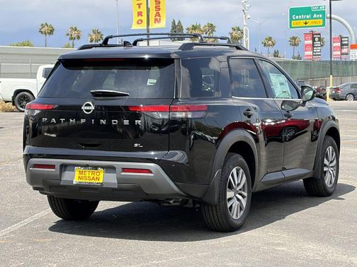 Super Black 2026 Nissan Pathfinder SL