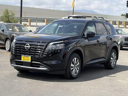 Super Black 2026 Nissan Pathfinder SL