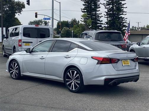 2022 Nissan Altima SR VC-Turbo FWD