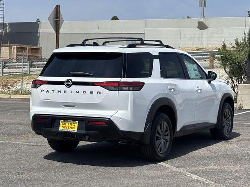 White Pearl 2026 Nissan Pathfinder SV