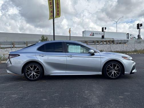 Celestial Silver Metallic 2024 Toyota Camry SE