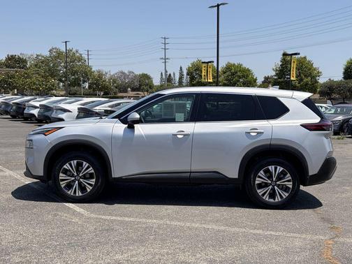 Brilliant Silver Metallic 2021 Nissan Rogue SV