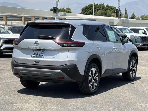 Brilliant Silver Metallic 2021 Nissan Rogue SV