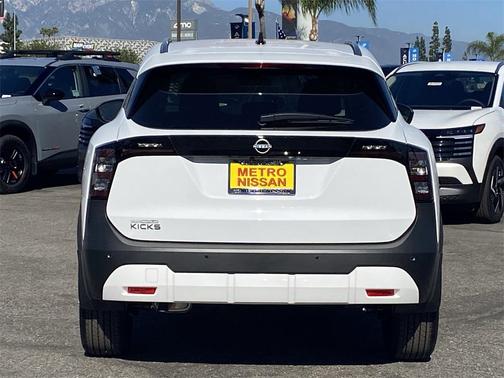 2026 Nissan Kicks SV