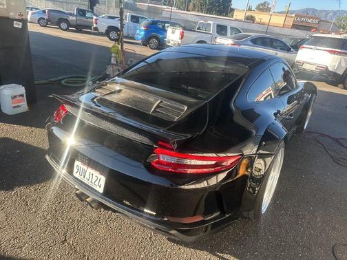 2017 Porsche 911 Carrera