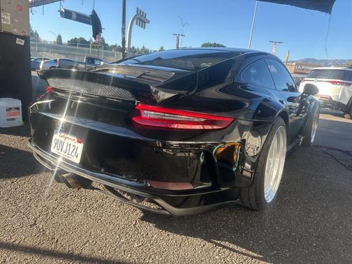 2017 Porsche 911 Carrera