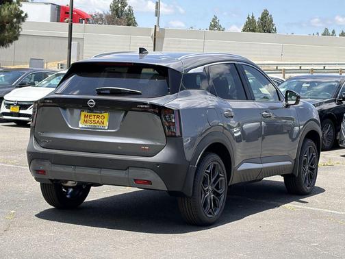 Gun Met 2026 Nissan Kicks SR
