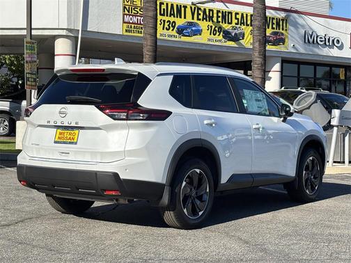 2026 Nissan Rogue SV