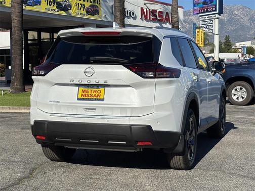 2026 Nissan Rogue SV