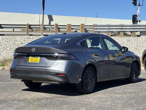 Gun Met 2026 Nissan Sentra SV