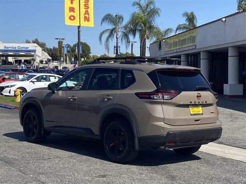 2025 Nissan Rogue Rock Creek
