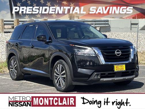 2022 Nissan Pathfinder Platinum 2WD