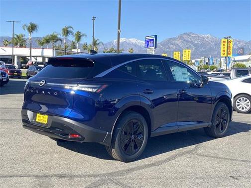 2025 Nissan Murano SV