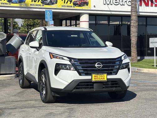 2026 Nissan Rogue SV