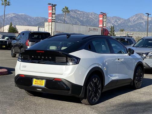 2026 Nissan Leaf PLATINUM+