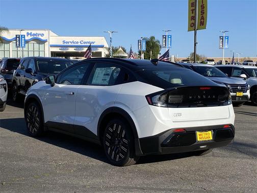 2026 Nissan Leaf PLATINUM+