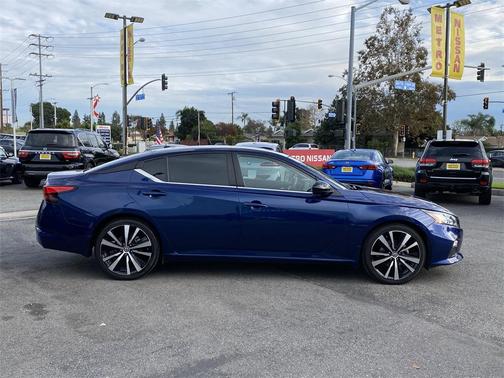 2022 Nissan Altima SR FWD