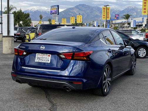 2022 Nissan Altima SR FWD