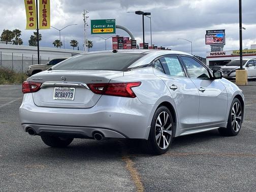 Brilliant Silver 2017 Nissan Maxima 3.5 Platinum