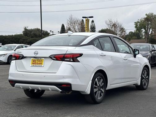 2025 Nissan Versa 1.6 SV