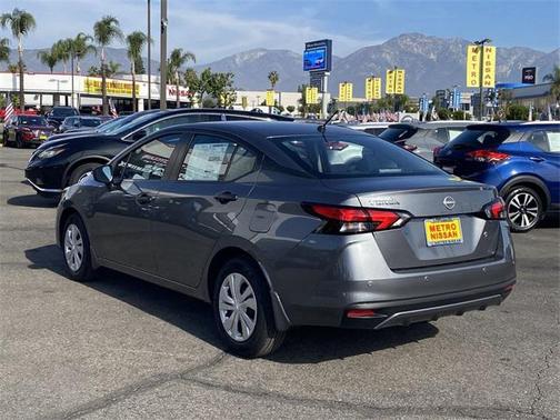 2025 Nissan Versa 1.6 S