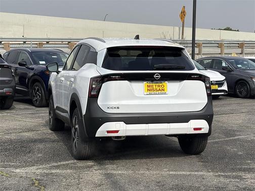 2026 Nissan Kicks SV