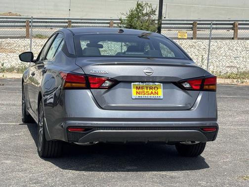 Gun Met 2026 Nissan Altima 2.5 SV