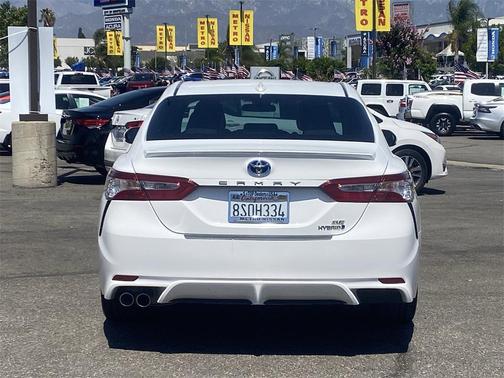 2020 Toyota Camry SE