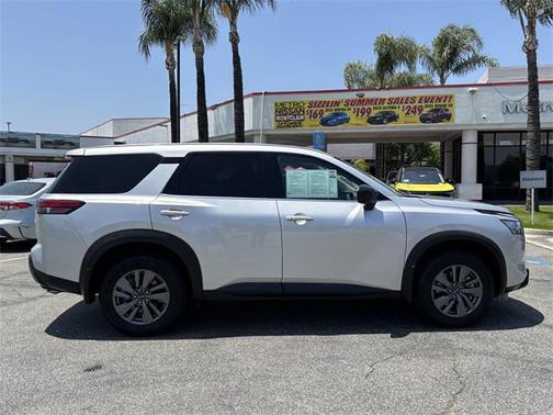 2024 Nissan Pathfinder S FWD