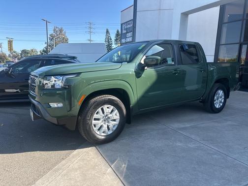 2023 Nissan Frontier SV
