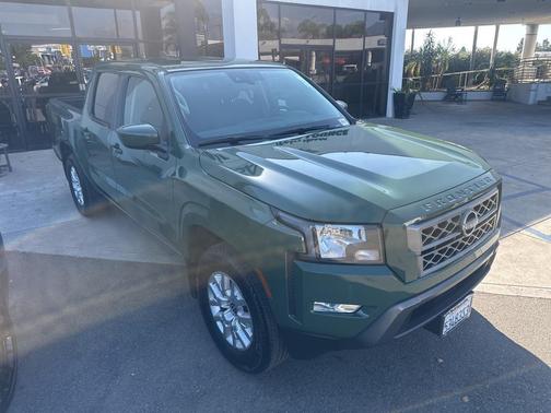 2023 Nissan Frontier SV